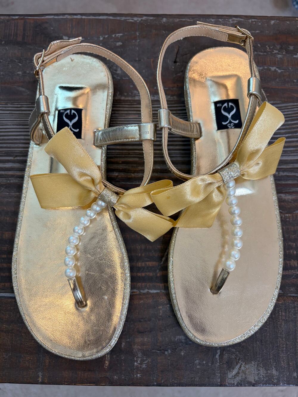 Gold Metallic Sandal With Bow and Pearls Girls Size 4.5